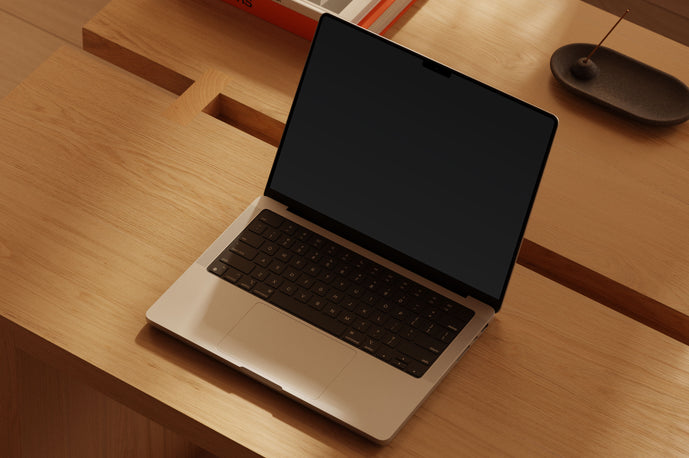 SOM04 — MacBook Pro 14