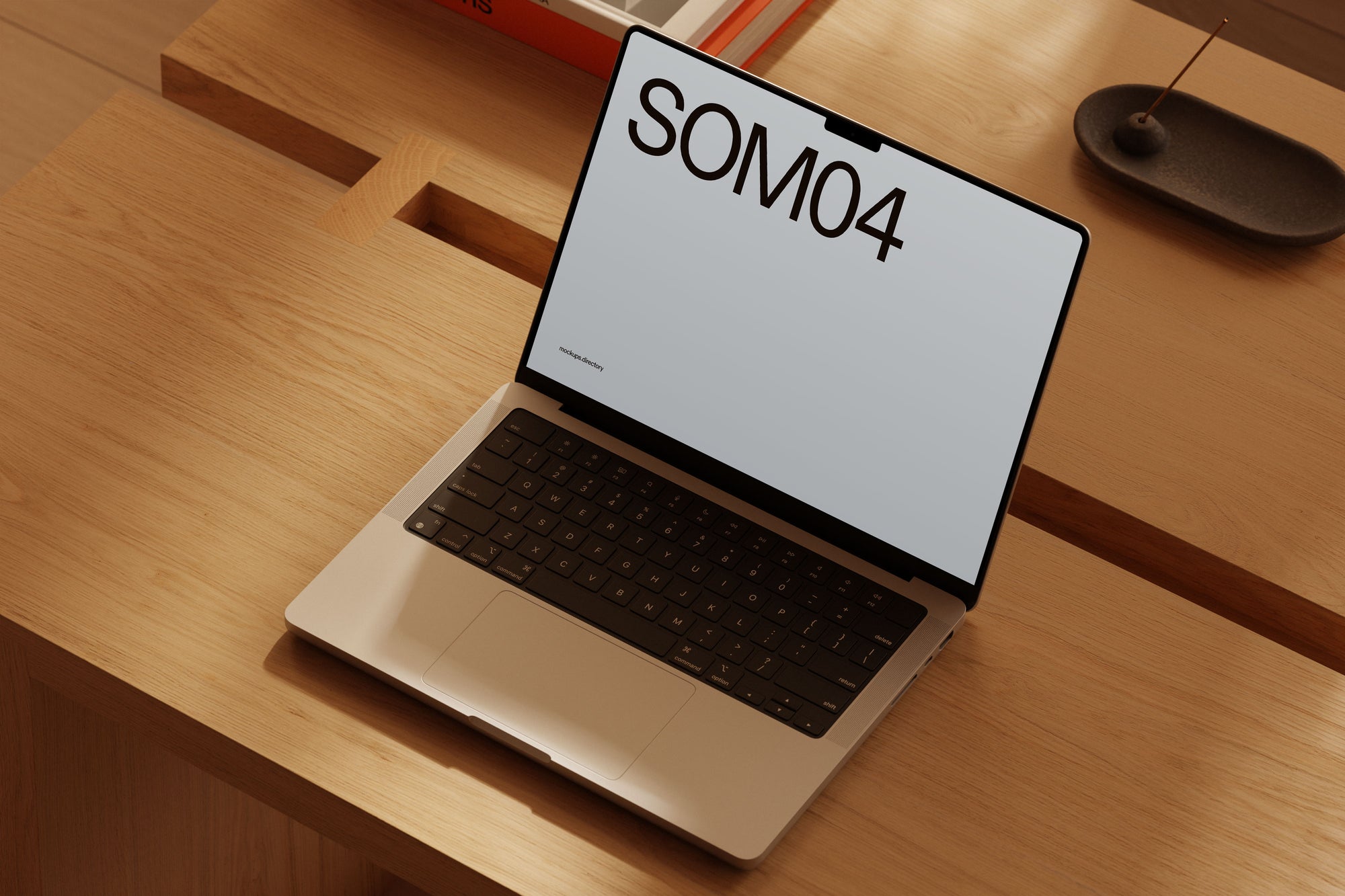 SOM04 — MacBook Pro 14